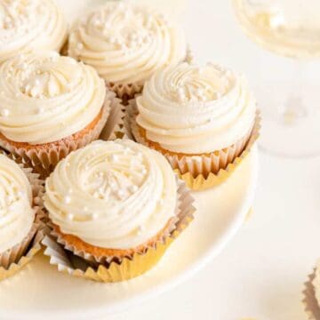 cropped-lemon-prosecco-cupcakes-13.jpg