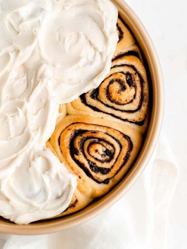 Cookies and Cream Cinnamon Rolls