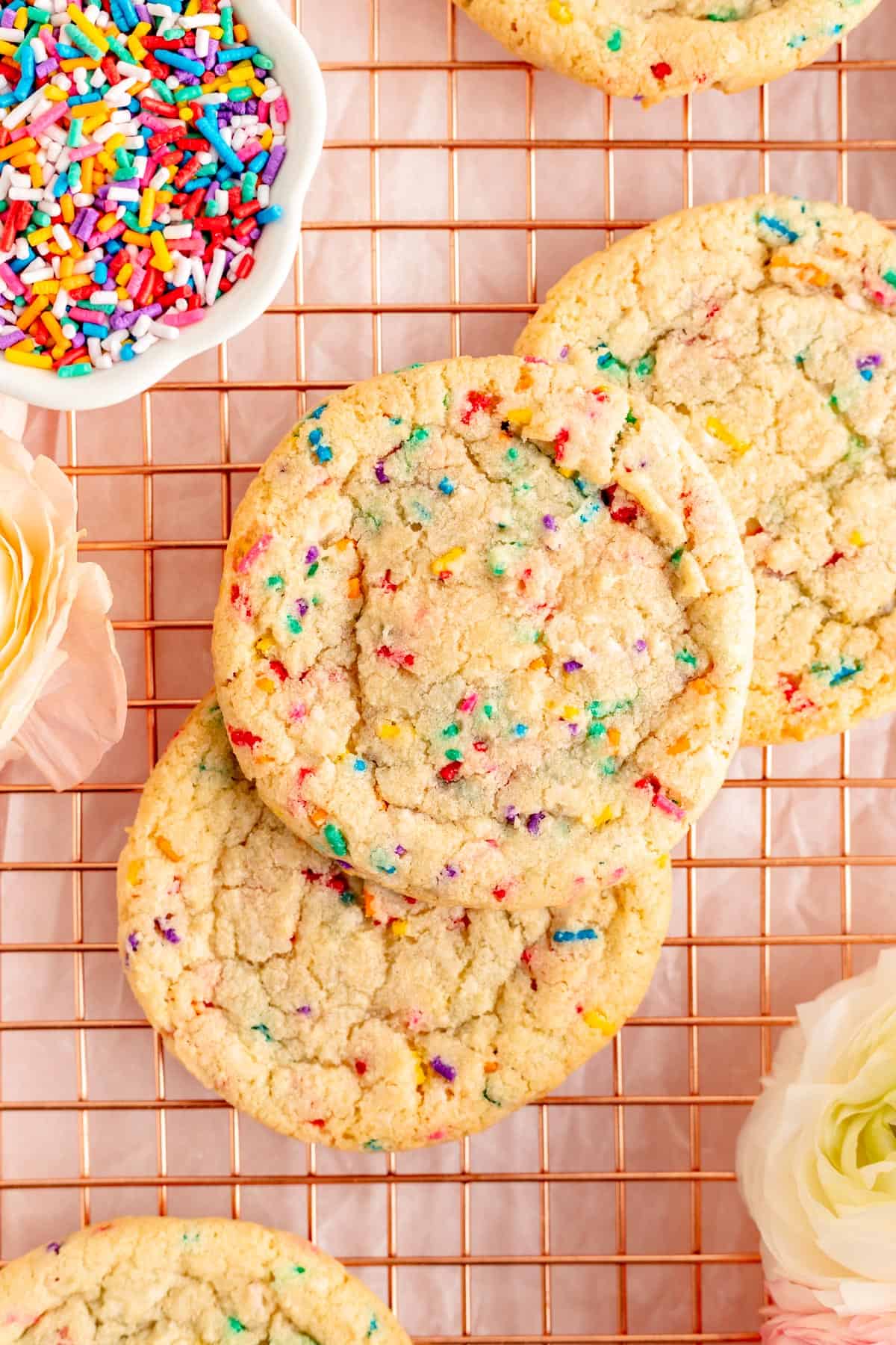 https://mintandmallowkitchen.com/wp-content/uploads/2022/10/confetti-funfetti-cookies-14.jpg