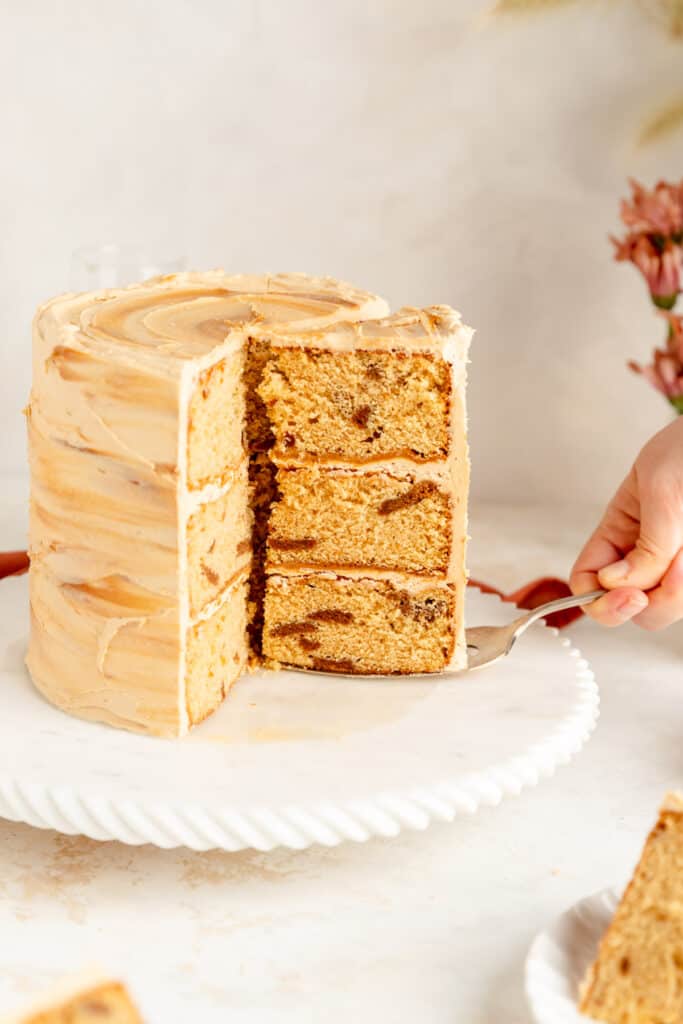 Cookie Butter Cake (Biscoff Cake with Biscoff Buttercream!)