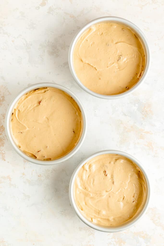 Cookie Butter Cake (Biscoff Cake with Biscoff Buttercream!)